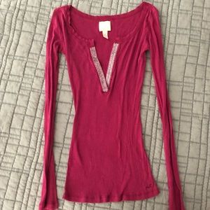 Hollister long sleeve tee with shiny beads